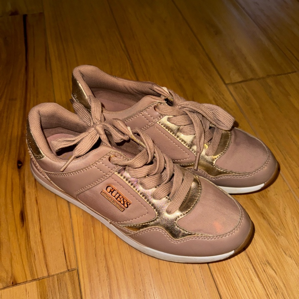 Guess sneakers size 7, worn 1 time!